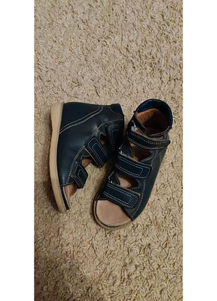 Дитячі ортопедичні босоніжки