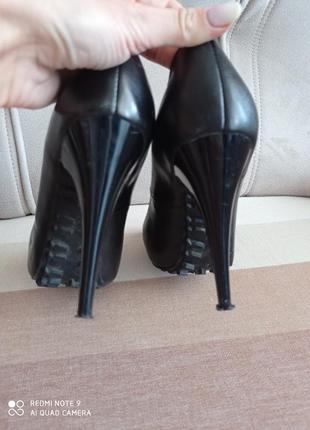 Классические шикарные туфли-лодочки на высоком каблуке из полностью натуральной кожи6 фото