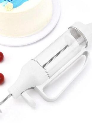 Шприц кондитерський для печива та крему з комплектом насадок для декорування.