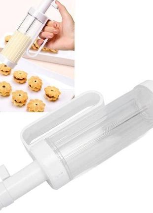Шприц кондитерський для печива та крему з комплектом насадок для декорування.