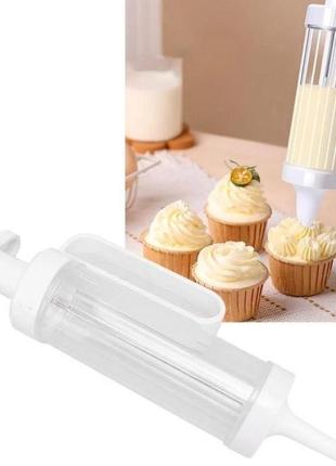 Шприц кондитерський для печива та крему з комплектом насадок для декорування.