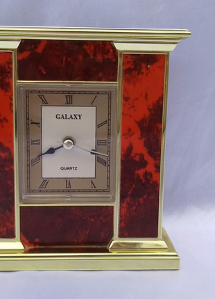 Кварцові настільні годинники будильник galaxy.5 фото