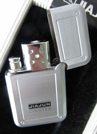 Зажигалка газовая, новая, турборежим.чехол