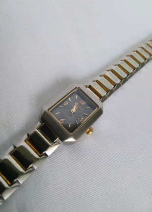 Часы diana , кварцевые, женские.