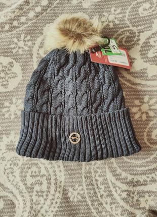 Теплая зимняя шапка с помпоном