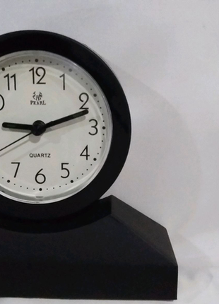 Будильник кварцовий офісний.
