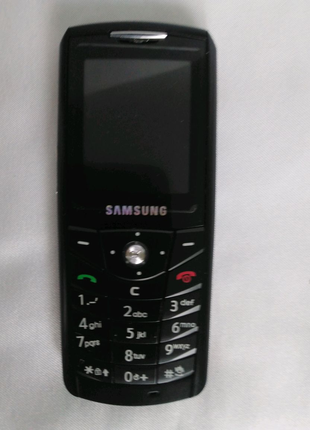 Телефон samsung sgh- e200 в отличном состоянии,новый аккумулятор4 фото