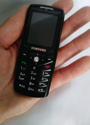 Телефон samsung sgh- e200 в отличном состоянии,новый аккумулятор7 фото