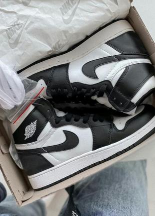 Кросівки nike jordan  1 retro high patent black/white кроссовки