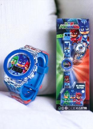 Детские наручные часы супергерой с подсветкой1 фото