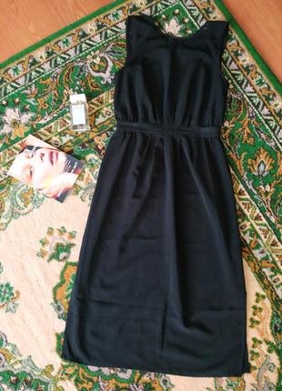 Сукня довжини міді, чорного кольору
