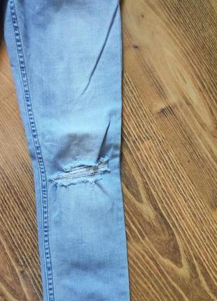 Красивые зауженные женские джинсы со стразами и дырками от abercrombie&fitch, размер xs7 фото