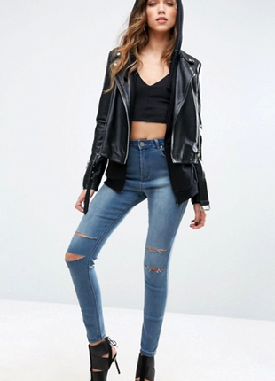 Крутые джинсы скинни с рваностями на высокой посадке от missguided