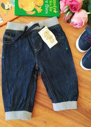Модные джинсовые штанишки для малыша baby на 3-6 месяцев.1 фото