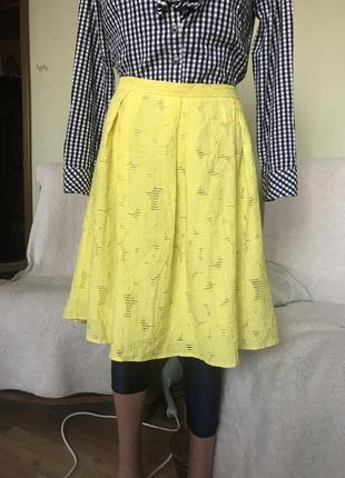 Неонова спідниця на зустрічні складочки