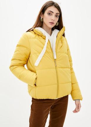 Демисезонная куртка желтая с воротником-стойкой &lt;unk&gt; 79651