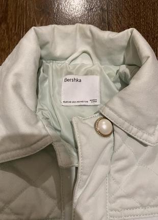 Мега стильная стеганная укороченная куртка рубашка фирмы bershka xs3 фото