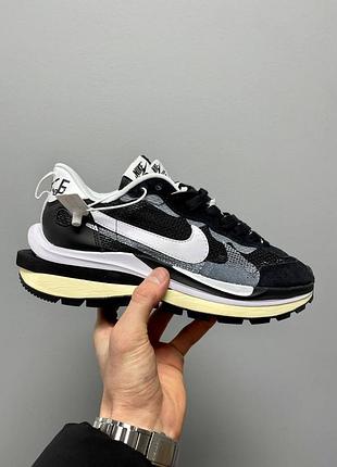Мужские кроссовки найк nike vaporwaffle sport fuschia x sacai black