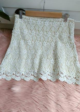 Очень красивая кружевная юбка от zara, размер m
