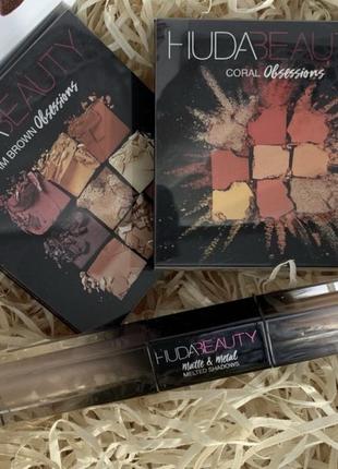 Палетка теней huda beauty