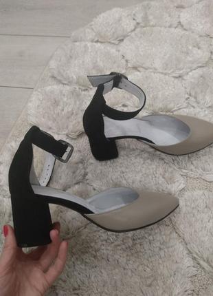 Кожанные босоножки 41 размера