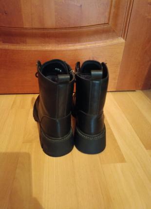Зимние женские ботинки на меху3 фото