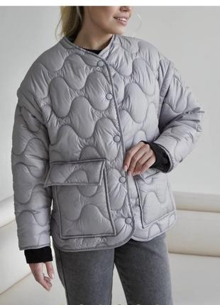 Куртка-жилет серая с накладными карманами
