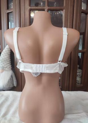 Бюстгальтер 38/85d