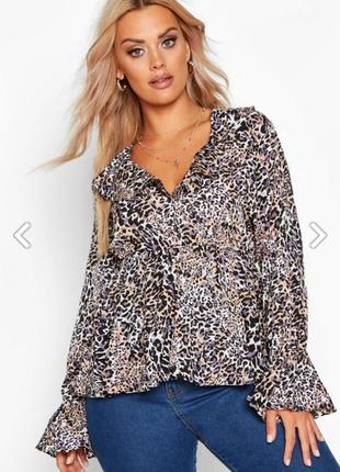 Брендовая леопардовая блуза на запах с воланами boohoo этикетка