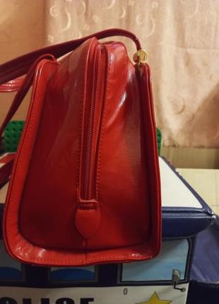 Красная лакированная сумка от bulaggi3 фото