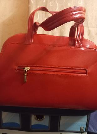 Красная лакированная сумка от bulaggi2 фото