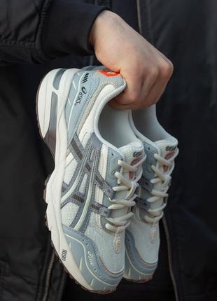 Мужские кроссовки asics gel-1090 beige grey ассикс бежевого с серым цветами