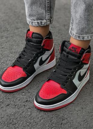 Женские кроссовки nike air jordan 1 retro “ red black”5 фото