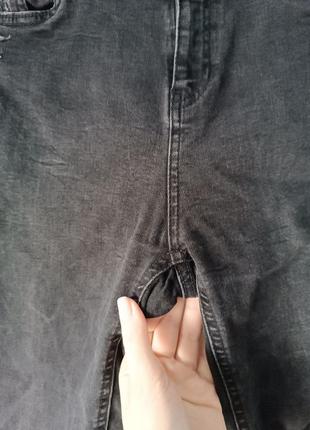 Брюки джинсы зауженные скинни черные темные базовые классические с потертостями4 фото