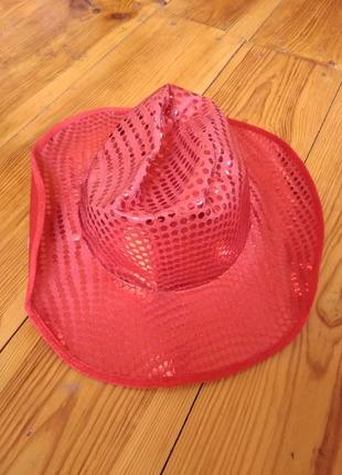 Красная ковбойская шляпа в паетках1 фото