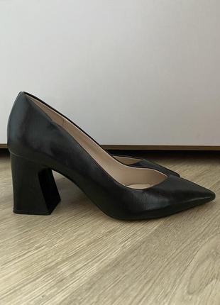 Стильні  туфельки zara