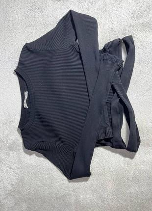 Топ чорний з розрізами