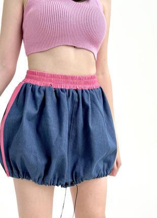 Міні спідниця глорія джинсова з рожевим поясом на резинці та утяжками знизу3 фото