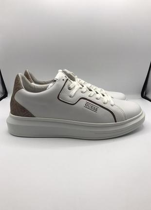 Оригінальні кросівки чоловічі від бренду guess