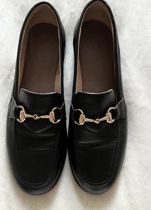 Лоферы estro кожаные