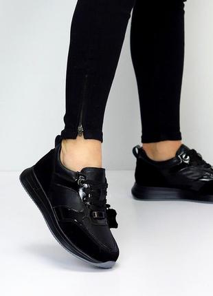 Универсальные женские кроссовки невысокие, лаковая кожа со вставкой замше, черные, весенний летний в4 фото