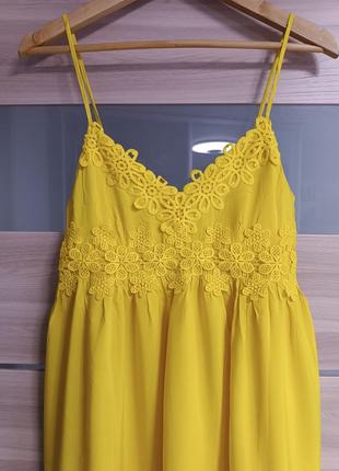 Нежное платье сочного желтого цвета4 фото
