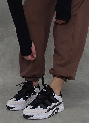 Кросівки демісезонні adidas nitebal white gum white black 👟кроссовки адидас белые с чёрным