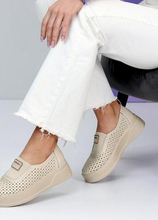 Стильные женские слипоны, полностью кожаные с перфорацией, сбоку резинка для комфорта ноги,10 фото