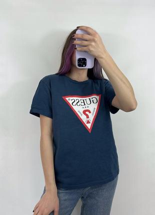 Женская футболка guess2 фото