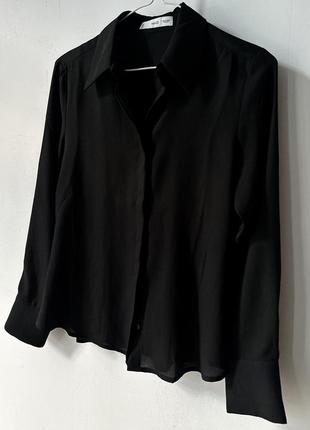 Черная атласная рубашка mango в размере xs1 фото