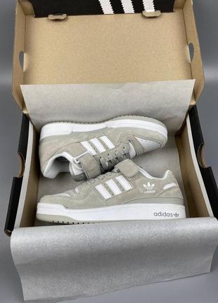 Женские кроссовки adidas forum low grey white2 фото