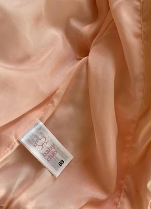 Нежно-персикового цвета демисезонная куртка на девочку7 фото
