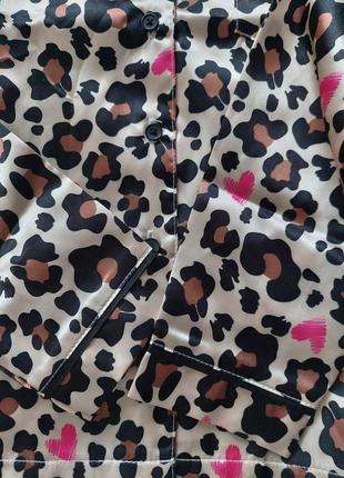 Атласна піжама костюм в леопардовий принт кофта + штани від studio retail4 фото