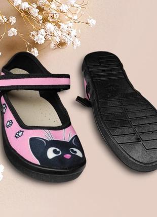 Тапочки, туфли тряпичные  в садик розовые черные кошка для девочки9 фото